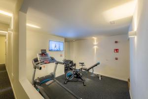 Posilňovňa alebo fitness centrum v ubytovaní IROCO HOSTAL