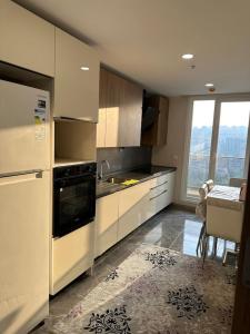 Virtuve vai virtuves zona naktsmītnē New flat in Istanbul