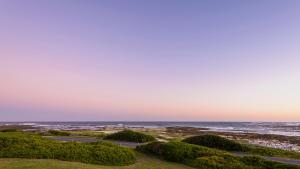 Fotografie z fotogalerie ubytování Lapaside Self Catering Near Gansbaai v destinaci Gansbaai + 23 fotografií