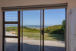 Fotografie z fotogalerie ubytování Lapaside Self Catering Near Gansbaai v destinaci Gansbaai