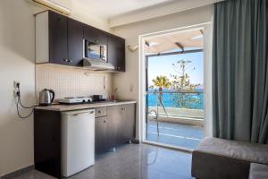 Kuchyň nebo kuchyňský kout v ubytování Bristol Sea View Apartments