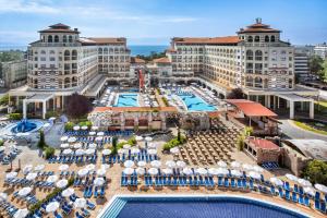 Басейн в Melia Sunny Beach All Inclusive або поблизу