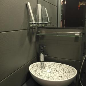 Bilik mandi di Seasons Hotel - Causeway Bay