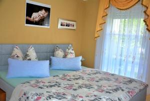 Postel nebo postele na pokoji v ubytování Ferienwohnung Lennefer