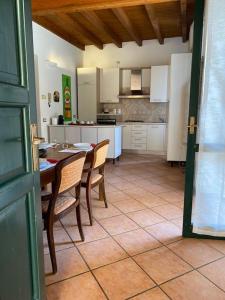 Η κουζίνα ή μικρή κουζίνα στο La Casa nel Borgo