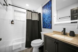 Et badeværelse på Wilton Manors Villas - Florida Furnished Living