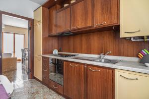 Cucina o angolo cottura di Sole E Lago - Iseo View - by HOST4U
