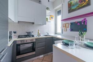 Köök või kööginurk majutusasutuses Casa Marconi - Pavia City - by Host4U