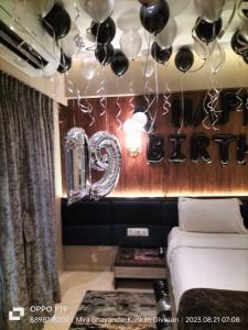 Posezení v ubytování Hotel Merakee - Near Dahisar Mira Road Mumbai