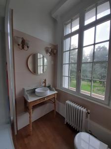 Fotografie z fotogalerie ubytování Manoir de Camblain v destinaci Camblain-lʼAbbé + 37 fotografií