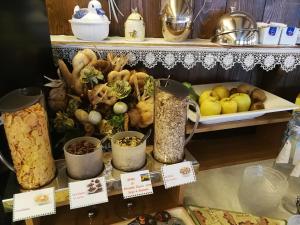 Makanan di atau berdekatan hotel