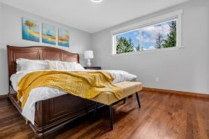 Ένα ή περισσότερα κρεβάτια σε δωμάτιο στο Bellevue Work & Relax Near Downtown