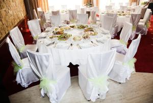 Reštaurácia alebo iné gastronomické zariadenie v ubytovaní Hotel Praha