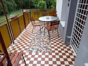Balkón nebo terasa v ubytování Szilva Apartman + 33 fotografií