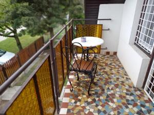 Balkón nebo terasa v ubytování Szilva Apartman