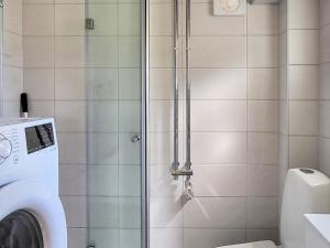 Koupelna v ubytování 4 person holiday home in UDDEVALLA-By Traum