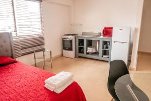 Dapur atau dapur kecil di Blu Hostel