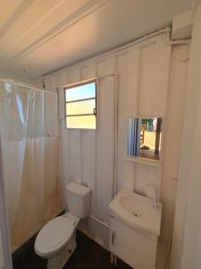 Phòng tắm tại Casa Container na Serra da Bocaina