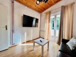 TV a/nebo společenská místnost v ubytování Apartment Poreč