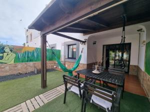 Imagen de la galería de ideal remote work, relaxing, pool and surfing, en Corralejo