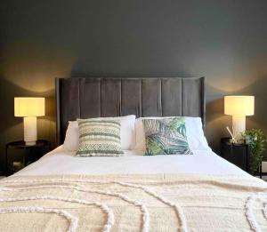 Легло или легла в стая в BEAUTIFUL WINDSOR 2 BED, PERFECT LOCATION, 5 Mins Walk to Centre, Private Gated Parking, Legoland, Ascot