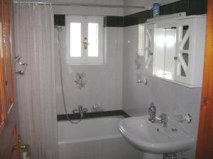 A bathroom at Villa Elvira