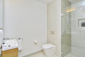 Ένα μπάνιο στο Worcester Terrace Seven - Christchurch Holiday Homes +28 φωτογραφίες