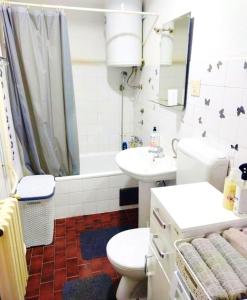Ένα μπάνιο στο Apartment AZ