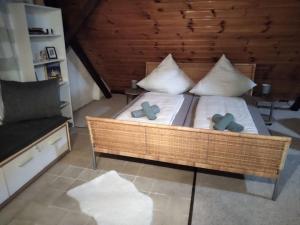 Кровать или кровати в номере 100 Stufen über dem Rhein