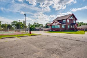 an empty parking lot in front of a building at Pet Friendly Newton Guest House 2 Mi to Main St! in Newton