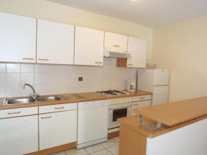 Dapur atau dapur kecil di Appartement Les Gets, 3 pièces, 8 personnes - FR-1-671-86