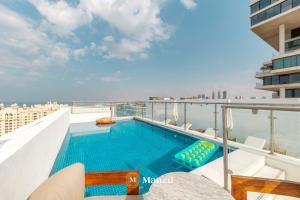 Bazén v ubytování Manzil - Luxury 4BR Penthouse in Five Palm with Private Pool and Terrace nebo v jeho okolí