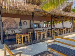 Restaurace v ubytování Kibanda Lodge and Beach Club