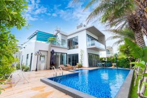 Bazén v ubytování S2 Aria Resort nebo v jeho okolí