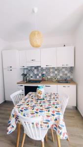 O bucătărie sau chicinetă la Casa Vista Mare a Casal Velino