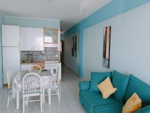 Posezení v ubytování Mirone Apartment FRONTE MARE beachfront house