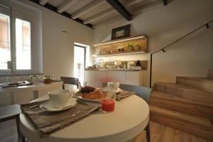 Jedlo v ubytovaní bed & breakfast alebo blízkom okolí