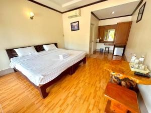 Fotografie z fotogalerie ubytování โรงแรมแสงทองรีสอร์ท v destinaci Ban Nam Mong