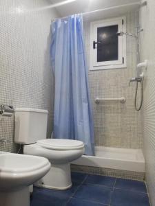 A bathroom at Habitación doble en Eixample