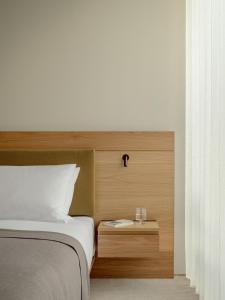 TRUNK(HOTEL) YOYOGI PARK客房内的一张或多张床位