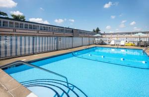 Φωτογραφία από το άλμπουμ του Days Inn by Wyndham Hicksville Long Island σε Hicksville