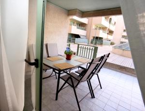 Balkón alebo terasa v ubytovaní Apartamento dos habitaciones primera línea de playa