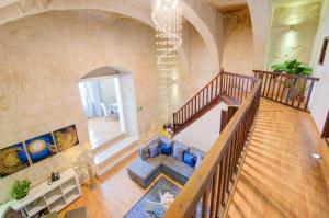 Fotografija v galeriji nastanitve Valletta Waterfront Villa with Pool and Jacuzzi v Valletti
