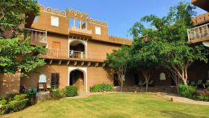 Aed väljaspool majutusasutust Pushkar Fort - Luxury Heritage Resort
