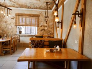 Гостиная зона в SilkRoad Guesthouse