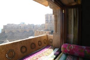 Balkon atau teras di K D PALACE - Heritage Hotel On Fort
