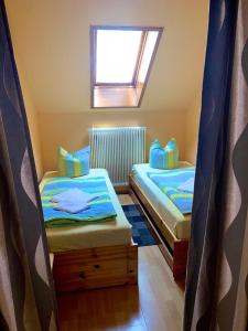 Cama o camas de una habitación en Pension zur Heiligen Krone