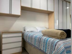 Katil atau katil-katil dalam bilik di Studio 37 m² Centro Guarulhos +11 gambar