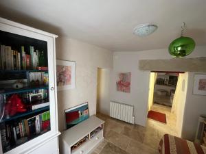 Knižnica v apartmáne