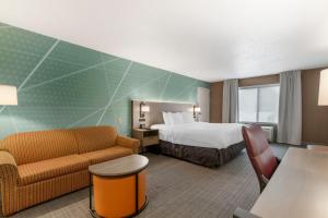 Postel nebo postele na pokoji v ubytování Comfort Inn & Suites Lake George